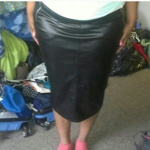 Pencil skirt and shoes
