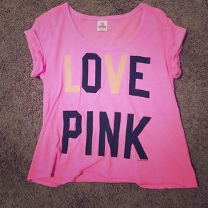 pink t shirt