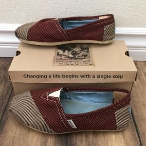 7.5 Vegan Toms red and brown neutral stripes