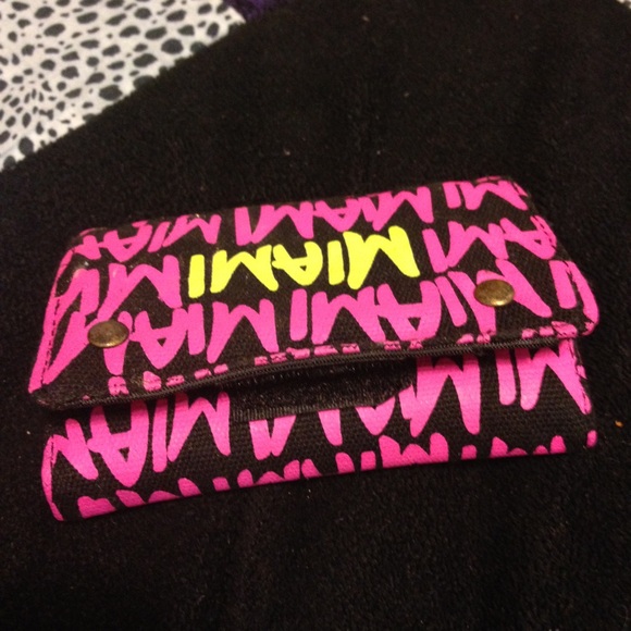 Miami vintage wallet! Miami graffiti writings