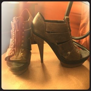 Jessica Simpson zip up healed gladiators