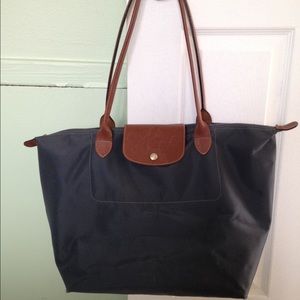 ❌SOLD❌Reposh Large Longchamp Le Pliage in Graphite