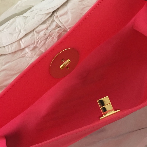 Tory Burch Austin Jelly Clutch + Logo Bracelet - Picture 2 of 4