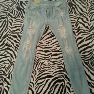 Light blue ripped skinny jean