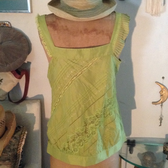 Lace insert tank - Picture 2 of 6