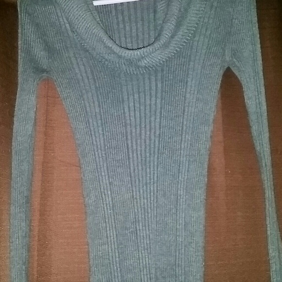 Sweater - Picture 2 of 3