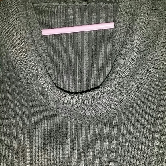 Sweater - Picture 3 of 3