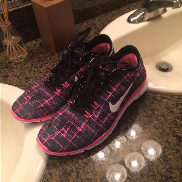 Nike free 5 brand new