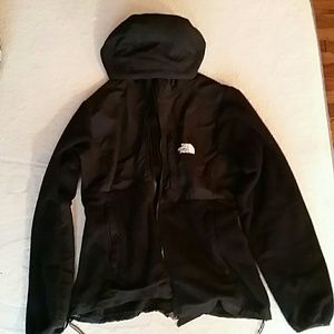Black hooded north face