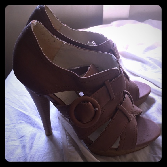 Cognac Strappy heels by qupid