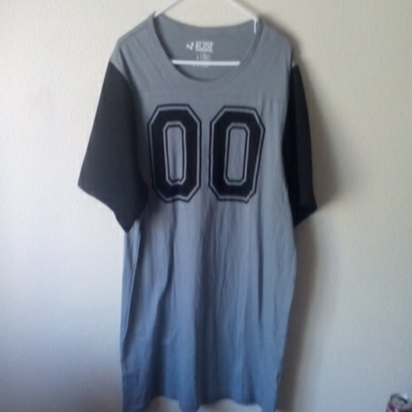 Hot Topic shirt