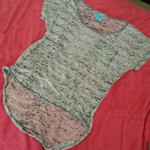 NWOT Hi low studded pocket top