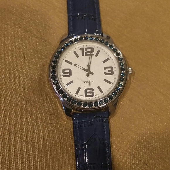 Watch - Picture 2 of 3