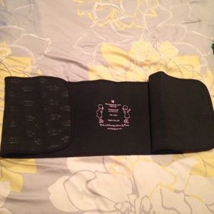 Belly Bandit Size M (for post partum moms)