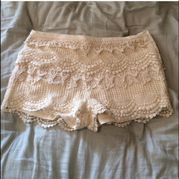 Pins and Needles Lace Crochet Shorts - Picture 3 of 4