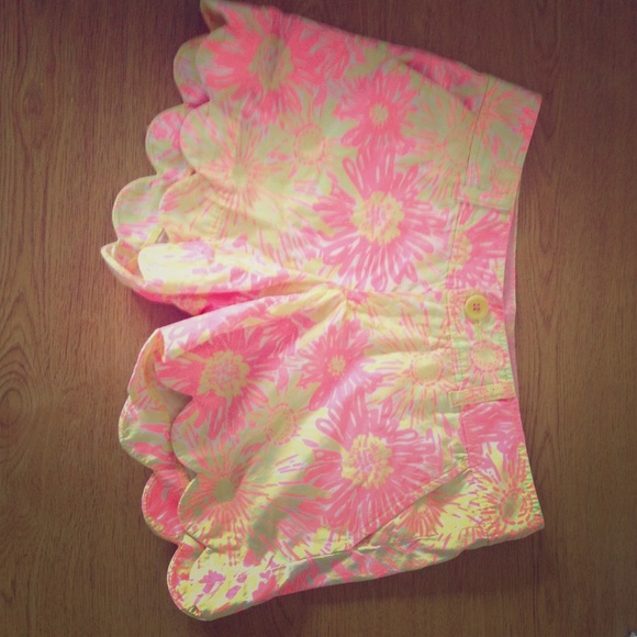 Lilly Pulitzer Shorts size 00
