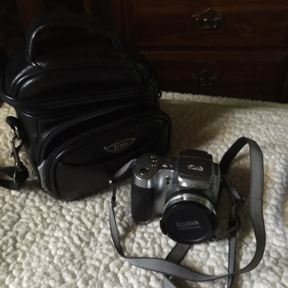 Digital camera - Picture 2 of 4