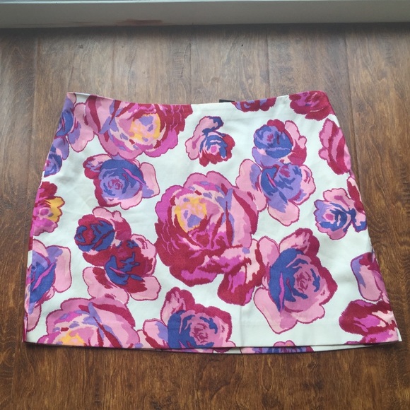 Express Mini Skirt.