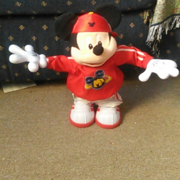 Hip hop mickey mouse dance