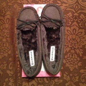 Airwalk women's flurry moccasins.