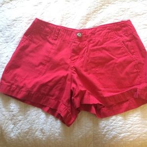 Red short
