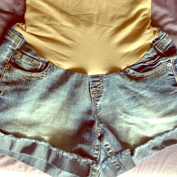Maternity Jean Shorts w/secret belly fit