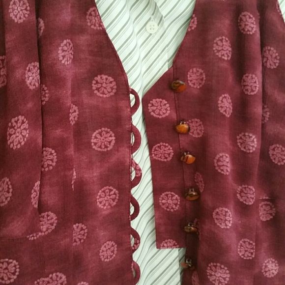 NEW Vest - Picture 3 of 14