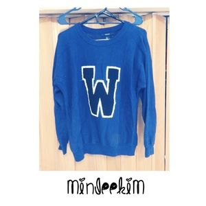 W sweater