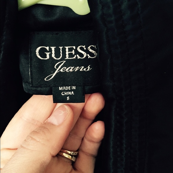 Sold guess silk style jacket - Picture 3 of 4