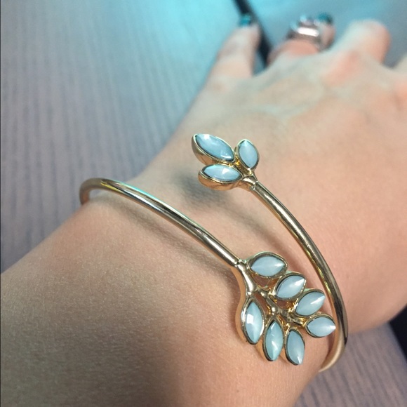 Leaf bracelet
