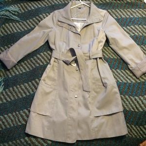 Guess trench coat. Light gray. Medium!