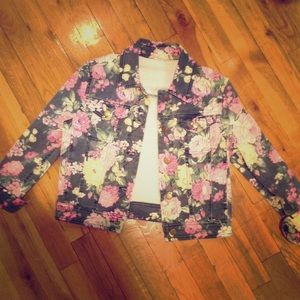 Floral cropped denim jacket