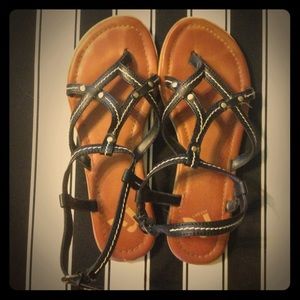 super cute sandals!