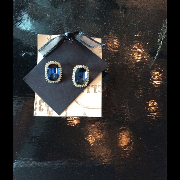 Blue diamond studs