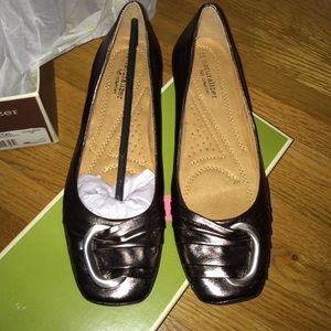 NATURALIZER BRONZE BALLET FLATS