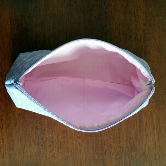 Handmade cosmetic zip bag - Picture 3 of 3