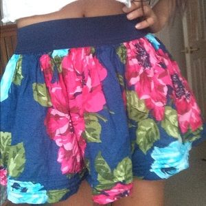 Hollister mini skirt