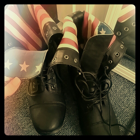 SoLD!!! American flag combat boots