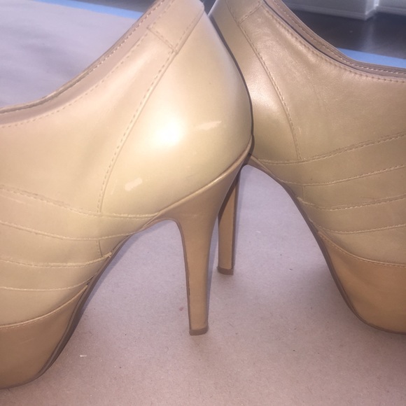 Tan boots- more pictures - Picture 1 of 4