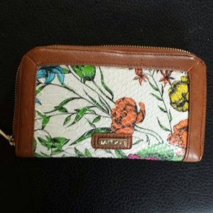 Matching Aldo wallet