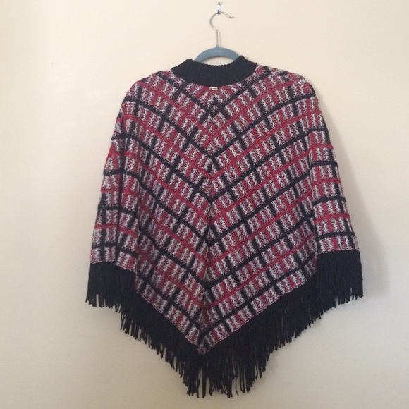 Knit Poncho - Picture 2 of 3