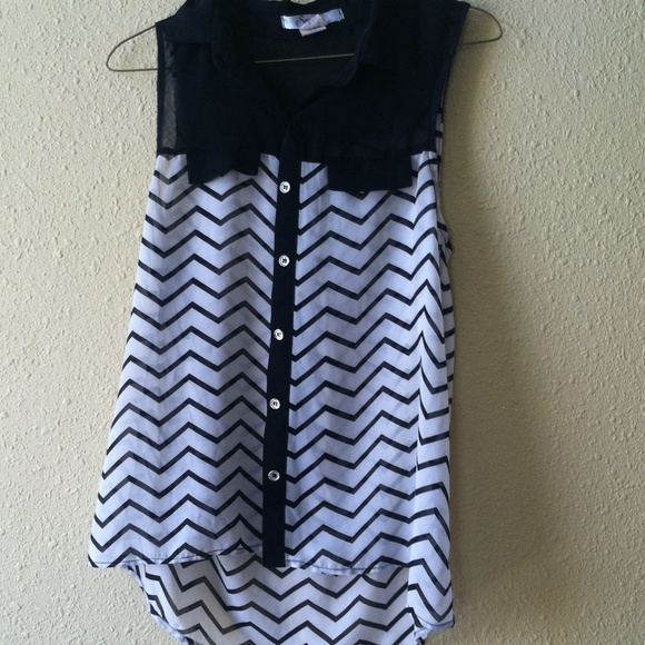 Black and white chevron top