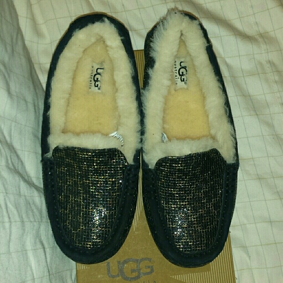 Sold. Ugg ansley black glitter slippers flats 9 - Picture 2 of 4