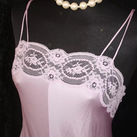 Looking for this nightgown - Picture 2 of 4