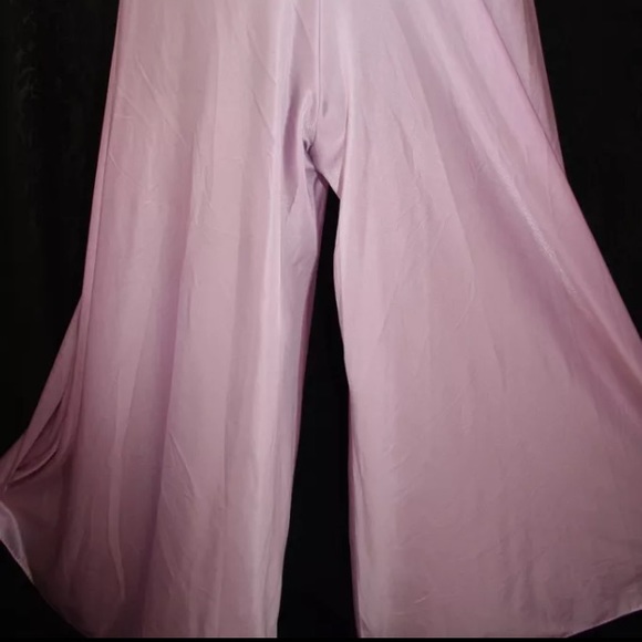 Looking for this nightgown - Picture 4 of 4