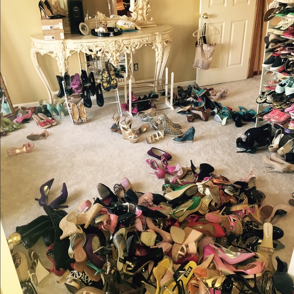 ‼️CLEANING OUT MY SHOE ROOM‼️Selling a lot of #TBT - Picture 2 of 3