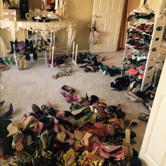 ‼️CLEANING OUT MY SHOE ROOM‼️Selling a lot of #TBT - Picture 3 of 3