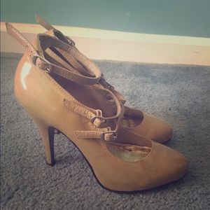 Steve Madden patent Mary Jane pumps 7.5