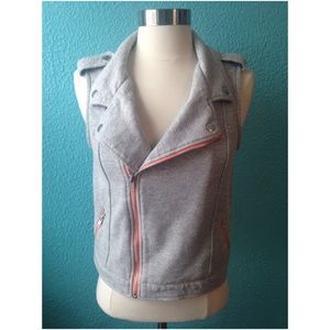 ❌SOLD❌M | zip up vest