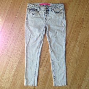 Acid Wash Cutoff Ankle Skinny Jean